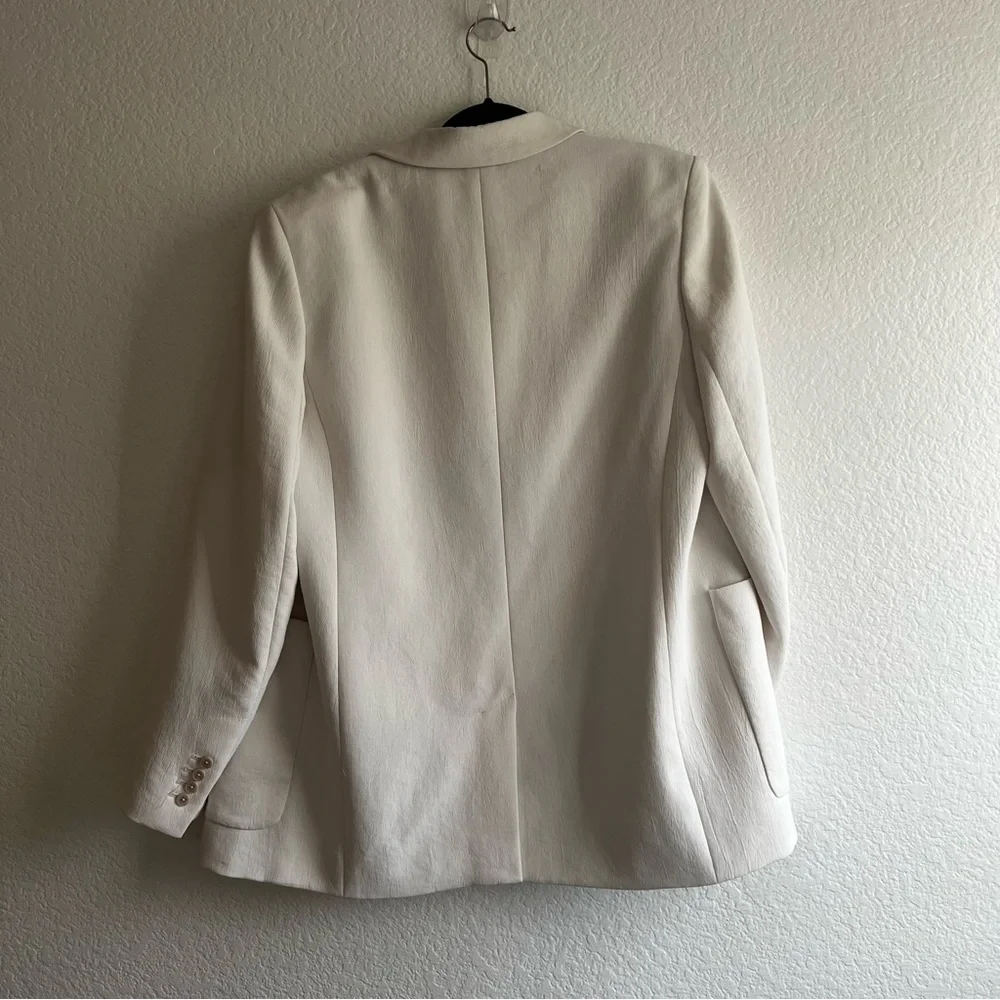 Aritzia Crepette cream oversized Blazer M - Picture 4 of 6